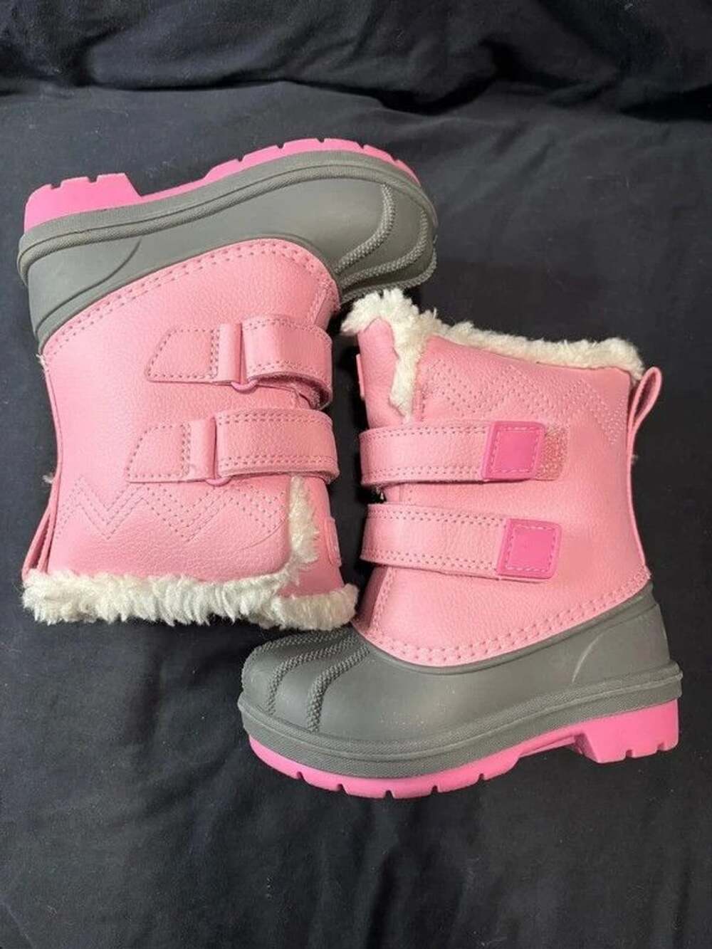 Cat & Jack snow boots size 6 - Picture 1 of 3